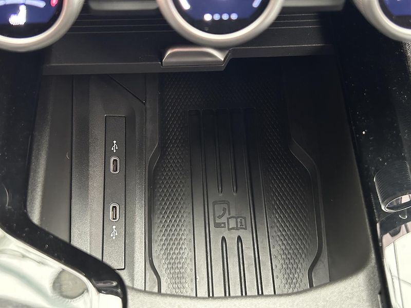 Škoda Superb 1.5 TSI Selection - fotka 14 z 28