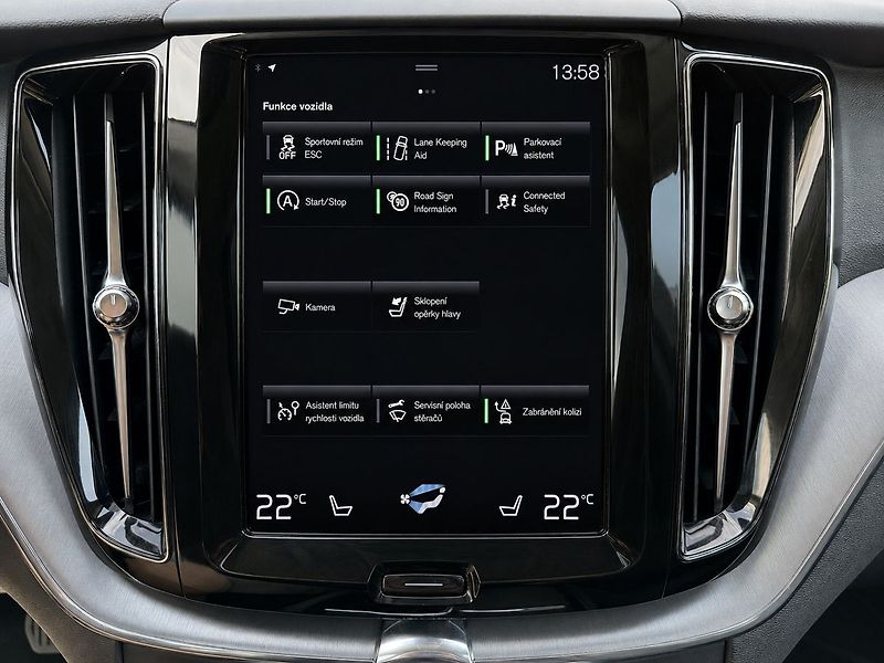 Volvo XC60 B4 AWD MOMENTUM, KAMERA, ACC, - fotka 14 z 20