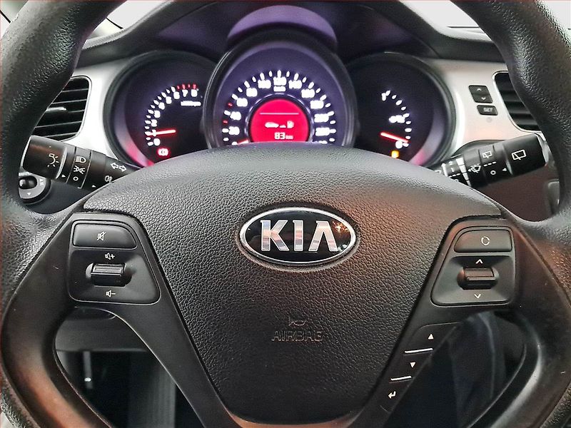 Kia Ceed (2013) 1.6 GDI, Serv.kniha - fotka 16 z 16