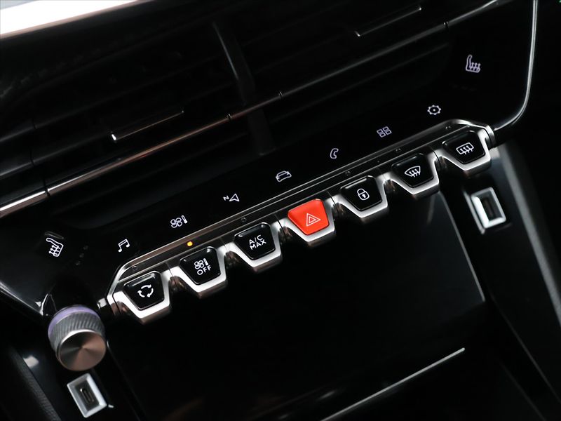 Peugeot 2008 1,2 PT114kW CZ GT-line - fotka 29 z 40