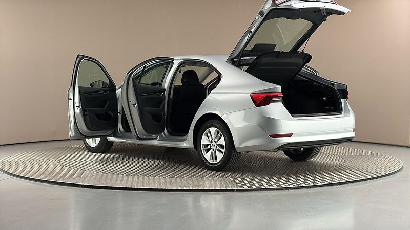Škoda Octavia 2.0 TDI DSG Ambition - fotka 7 z 24