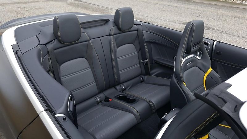 Mercedes-Benz Třídy C 63S AMG V8 Cab Final Edition - fotka 17 z 28