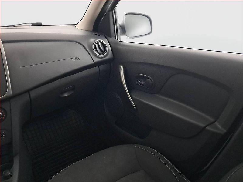 Dacia Logan (2014) 1.2 16V, Serv.kniha, zamluveno - fotka 8 z 13