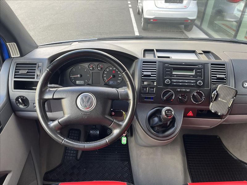 Volkswagen Caravelle 2,5 TDI - fotka 11 z 29