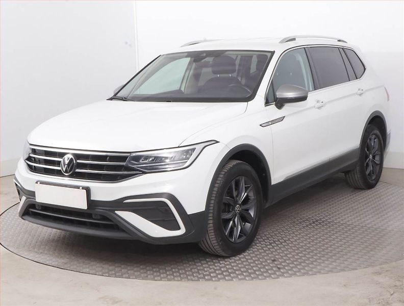 Volkswagen Tiguan Allspace (2023) Life 2.0 TDI - fotka 2 z 17