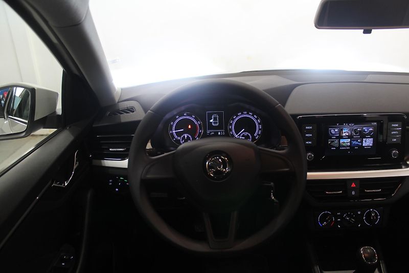 Škoda Scala (2019) 1.0 TSI 70kW Klima LED - fotka 29 z 31