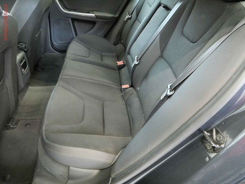 Volvo S60 (2011) 2.0d, servis.kniha, AT - fotka 10 z 21