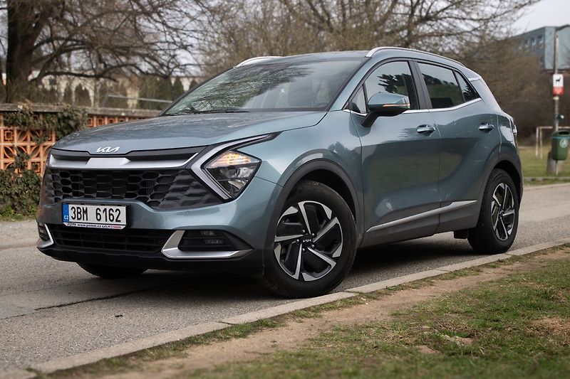Kia Sportage 100% stav, servis - fotka 1 z 35