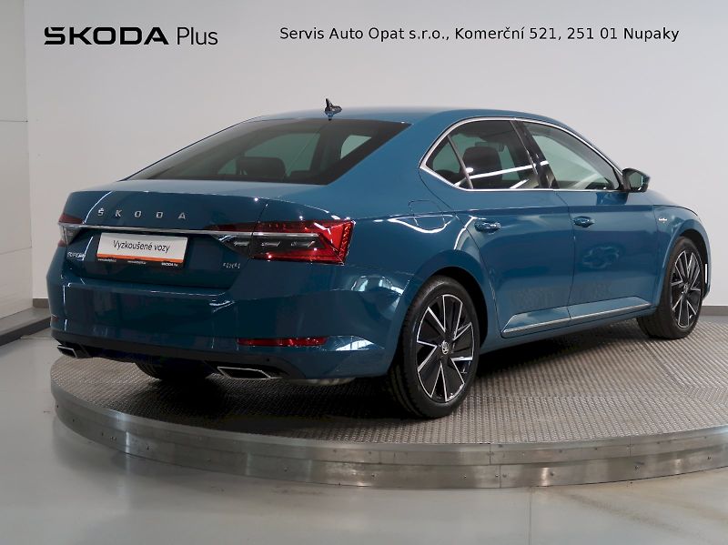 Škoda Superb (2023) LAURIN&KLEMENT 2.0TSI 206KW 4x - fotka 2 z 47