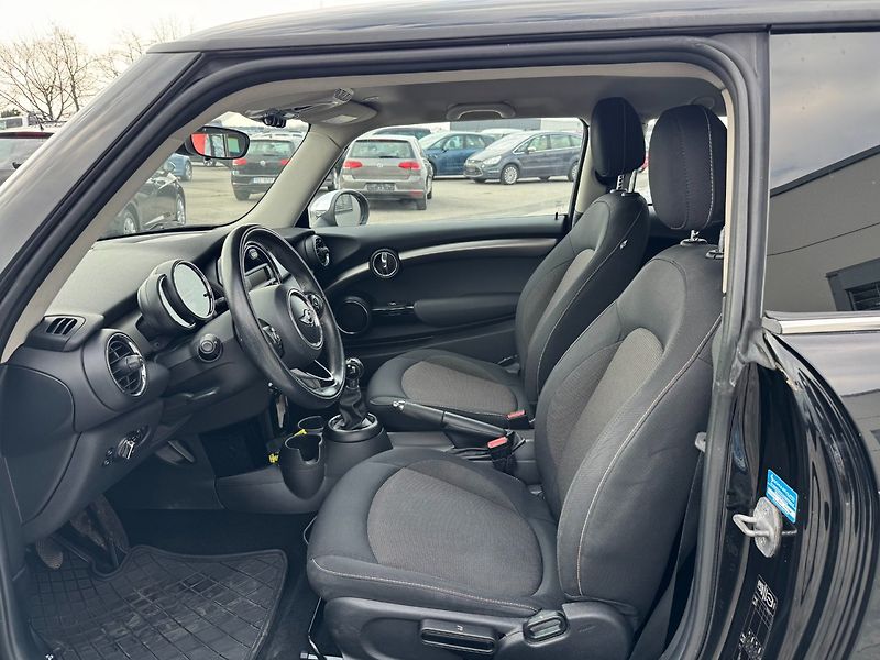 Mini One (2014) 1.2i 75kW - fotka 10 z 28