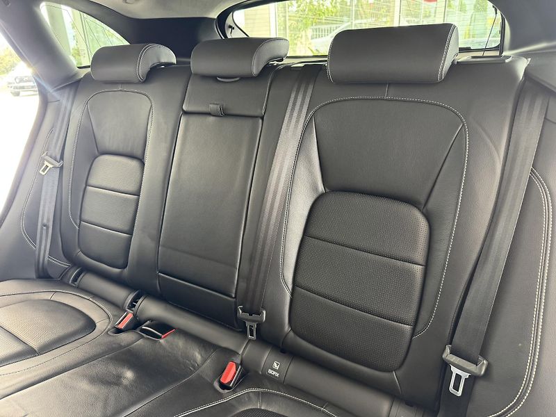 Jaguar F-Pace 30d S*AWD*Max.Výb*REZERVACE! - fotka 16 z 43