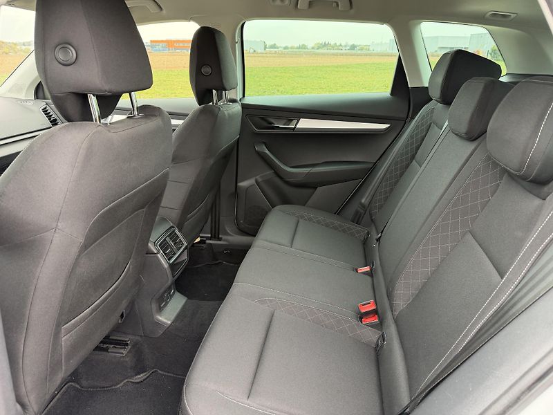 Škoda Karoq 1.0 TSI NAVI TAŽNÉ SERVISKA - fotka 31 z 46