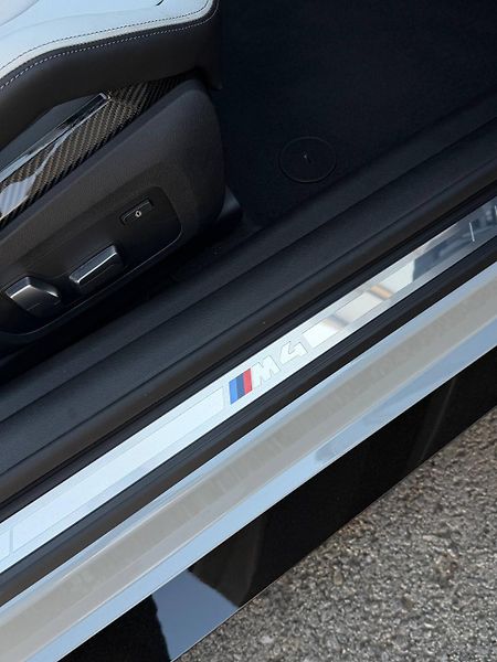 BMW M4 (2022) COMPETITION XDRIVE CABRIO 375  - fotka 18 z 22