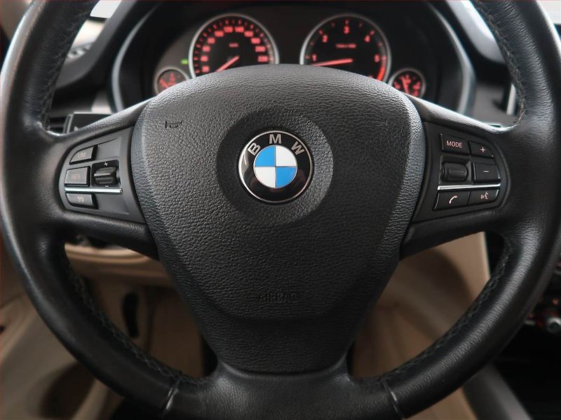 BMW X5 (2014) xDrive30d, 4X4, Automat, Kůže - fotka 16 z 23