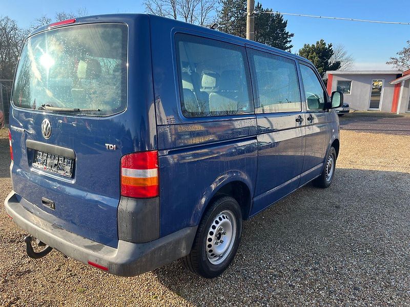 Volkswagen Caravelle 2.5TDI 96KW*8MIST* - fotka 7 z 24
