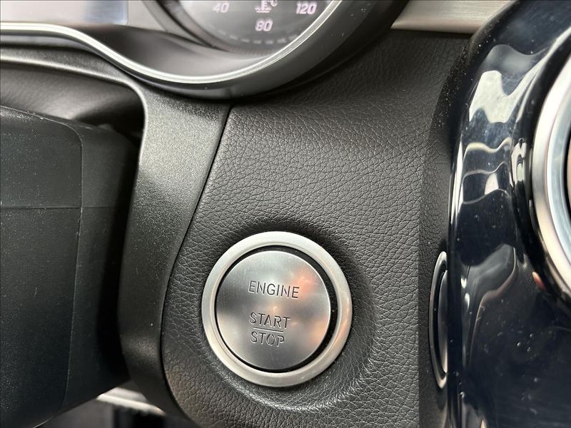 Mercedes-Benz GLC 2,0 250i 155kW 4M,AMG,Led,Navi - fotka 13 z 40