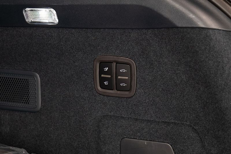 Porsche Cayenne E-Hybrid Platinum Edition/Bose - fotka 24 z 28