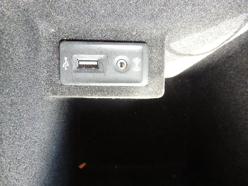 Volkswagen Passat 2.0 TDI 110 kW NAVI, 1.MAJITEL - fotka 20 z 21