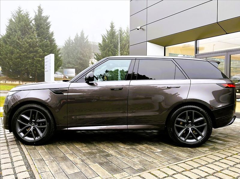 Land Rover Range Rover Sport (2026) 3,0 P460e DYNAMIC SE PHEV - fotka 2 z 39