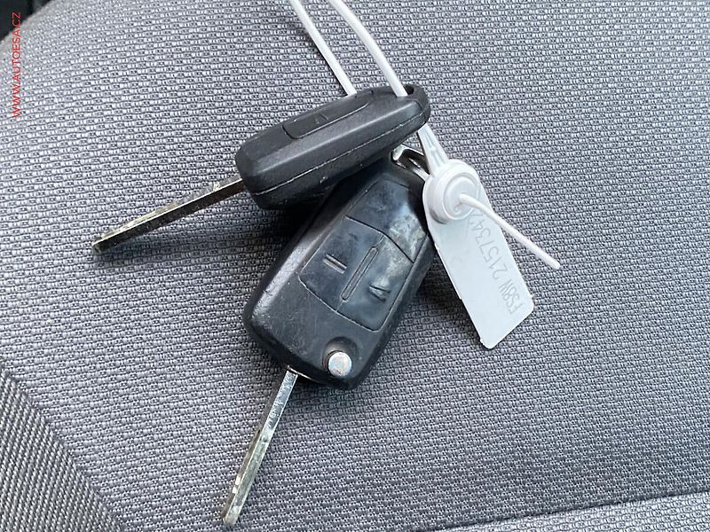 Opel Zafira (2010) 1.7 CDTi, ČR, AC, tažné - fotka 18 z 18
