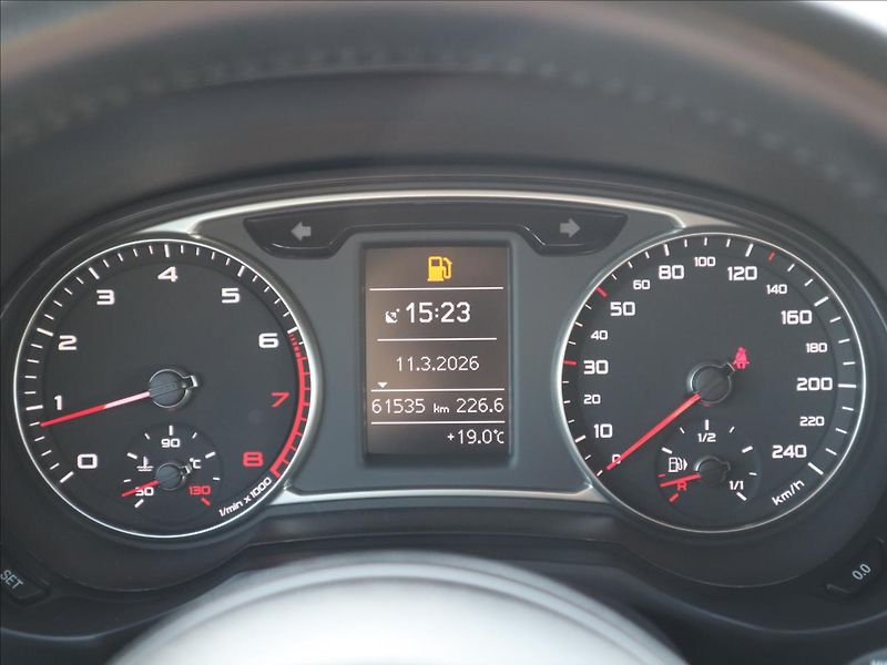 Audi A1 1,2 TSi MMI Výhřivané sedadla - fotka 12 z 26