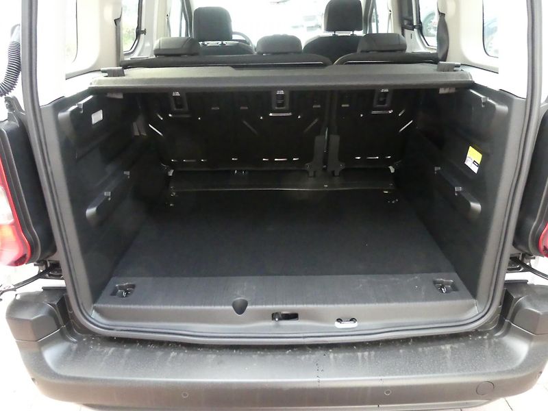 Citroën Berlingo (2026) YOU PROFI Diesel 100k Manual  - fotka 10 z 18