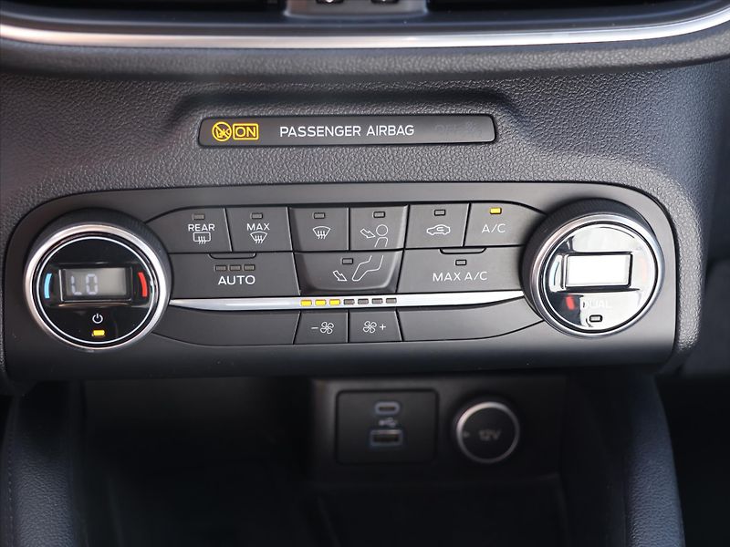 Ford Kuga 1,5 EB 110kW Titanium X CZ DPH - fotka 27 z 37
