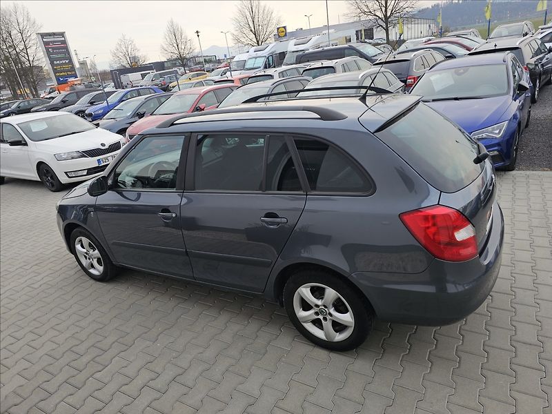 Škoda Fabia II 1,2TSi 63KW Ambiente - fotka 10 z 43