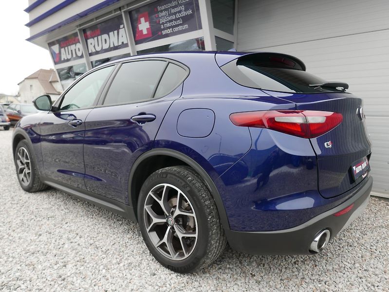 Alfa Romeo Stelvio 2,2 JTD Q4 154kW Automat - fotka 16 z 39