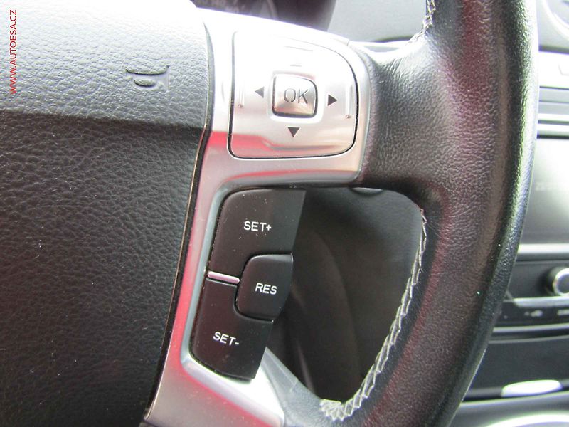 Ford S-MAX (2013) 2.0 TDCi, AC, výhřev sed. - fotka 18 z 19