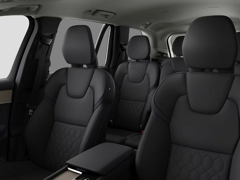 Volvo XC90 PLUS BRIGHT B5 AWD 184kW 4x4 - fotka 11 z 13