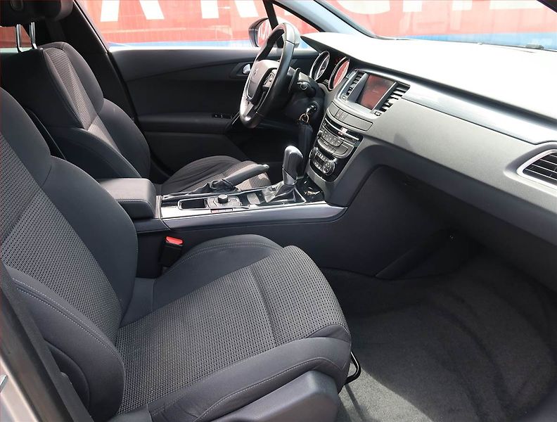 Peugeot 508 (2014) 2.0 HDi, Automat, Navi, Xenony - fotka 9 z 22