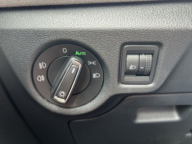 Škoda Kamiq 1.5TSi 110kw Top Selection ČR - fotka 12 z 45