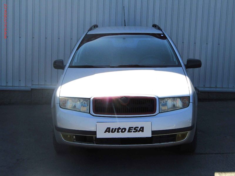 Škoda Fabia (2002) 1.4i, ČR, park.asist - fotka 2 z 12