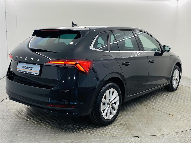 Škoda Scala 1,0 TSI 85kW Top Selection - fotka 2 z 30