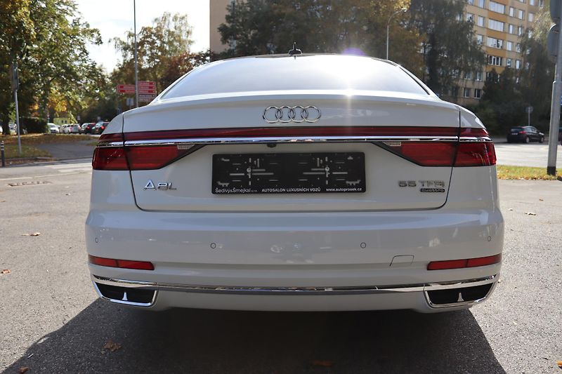 Audi A8 - fotka 16 z 68