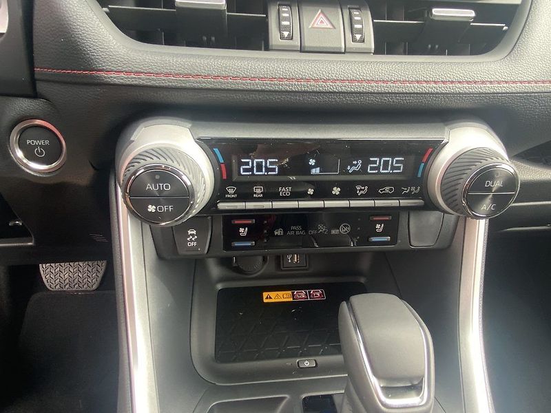 Toyota RAV4 2.5 Plug-in Hybrid Executive - fotka 24 z 28