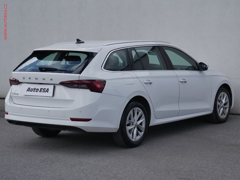 Škoda Octavia (2021) 2.0 TDi, ČR, Style, LED, navi - fotka 6 z 17