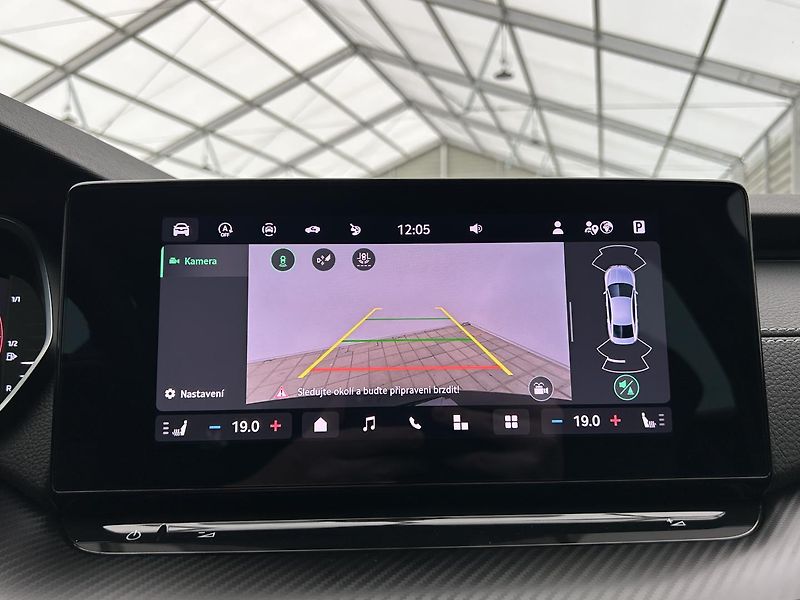 Škoda Octavia 2.0 TDI SportLine - fotka 9 z 32