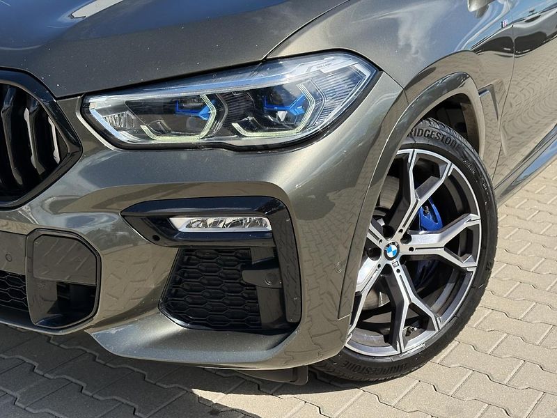 BMW X6 xDrive40i - fotka 17 z 22