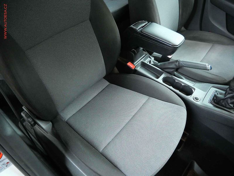 Škoda Octavia (2014) 1.6 TDi, 2.maj,ČR, Active, AC - fotka 11 z 16