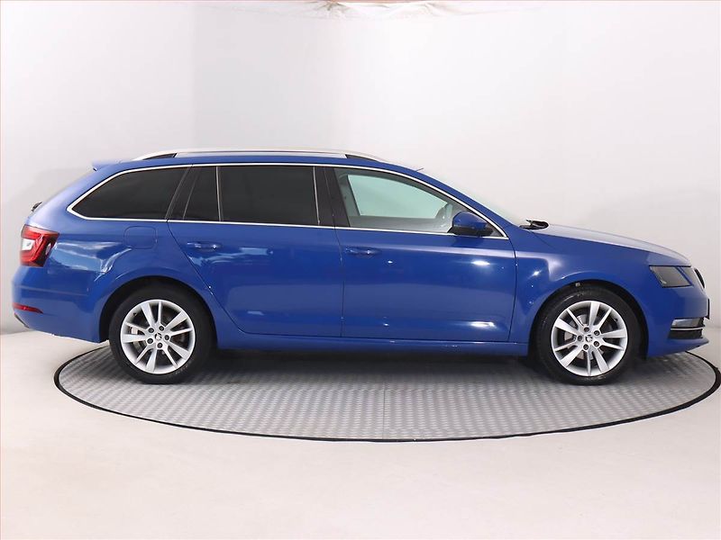 Škoda Octavia (2019) Ambition Plus 2.0 TDI, 4X4 - fotka 6 z 20