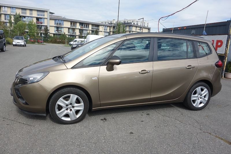 Opel Zafira 2,0DCi 96kW ČR ! 7 MÍST ! - fotka 2 z 38