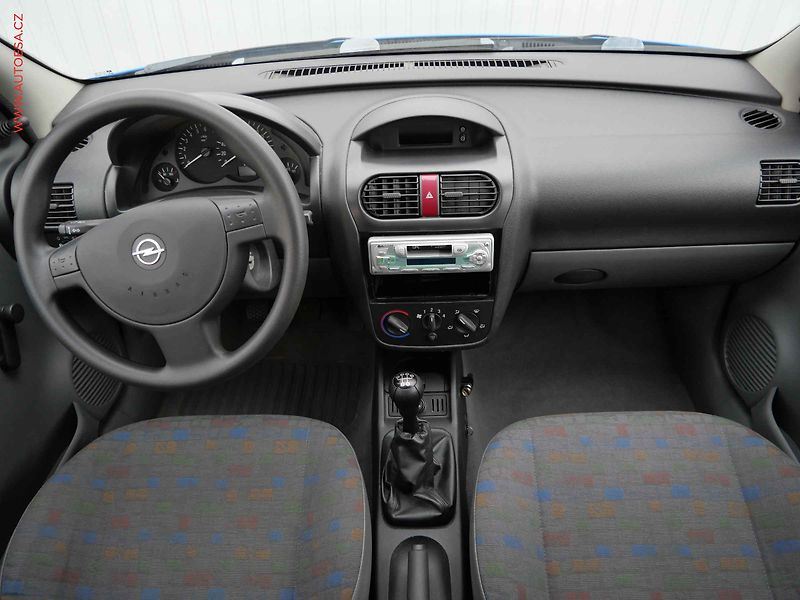 Opel Corsa (2001) 1.0i, ČR - fotka 8 z 13