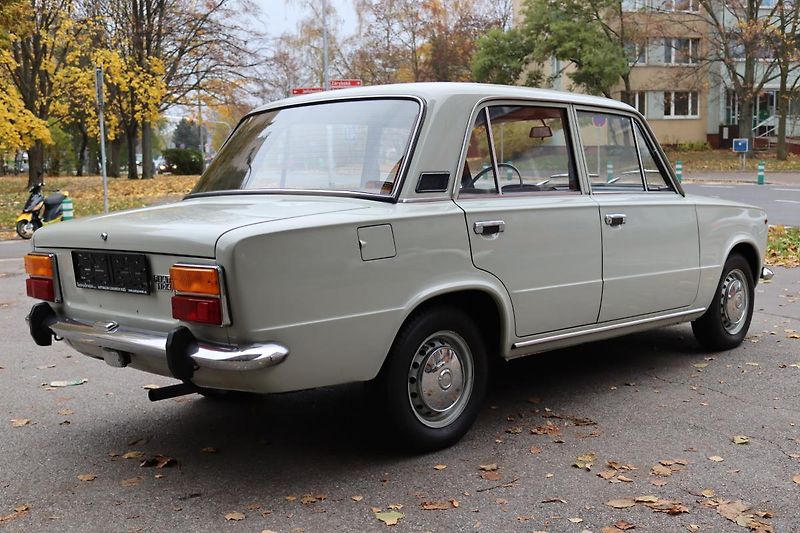 Fiat 124 1974 FIAT 124 SERIE III - fotka 10 z 50