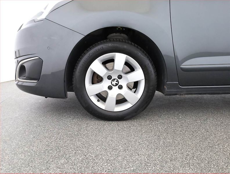 Peugeot 5008 (2016) 1.6 BlueHDi, Automat, 7 míst - fotka 20 z 20
