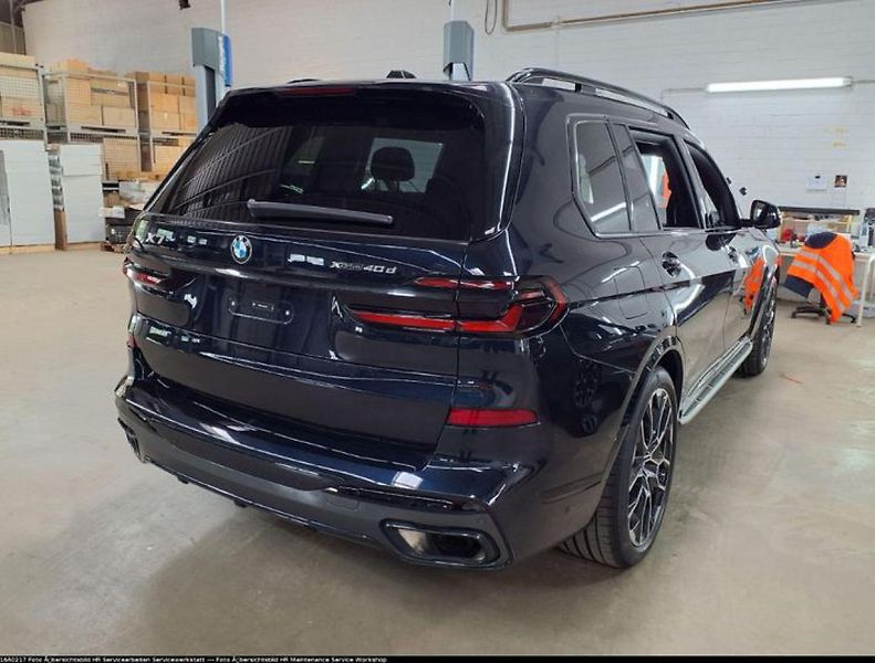 BMW X7 xDrive40d - fotka 7 z 8