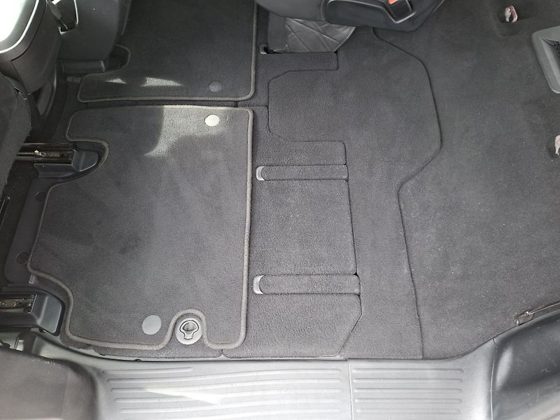 Chrysler Pacifica (2020) 3,6LV6 SPORT,DVD,ALU REZERVACE - fotka 19 z 34