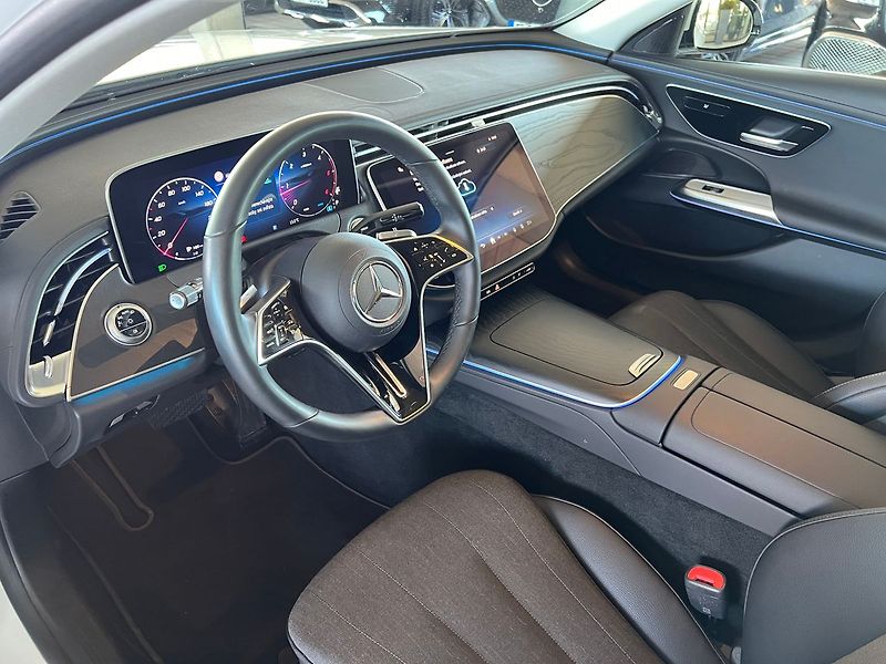 Mercedes-Benz Třídy E 220 d - fotka 9 z 13