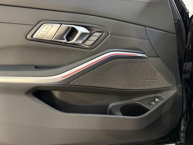 BMW M3 Competition xDrive NEW BLACK  - fotka 24 z 50